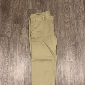 Hugo Boss Reg fit 34/30 never worn khakis